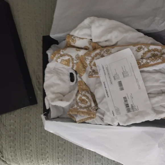 Versace Bath Robe In Box - Picture 2 of 6
